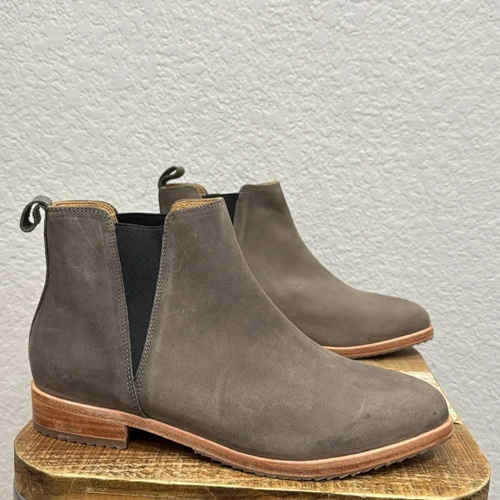 Nisolo Everyday Chelsea Leather Boot Grey Size 9.5